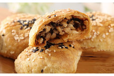 酥餅機廠家分享金華酥餅制作方法與規(guī)?；瘷C器生產(chǎn)